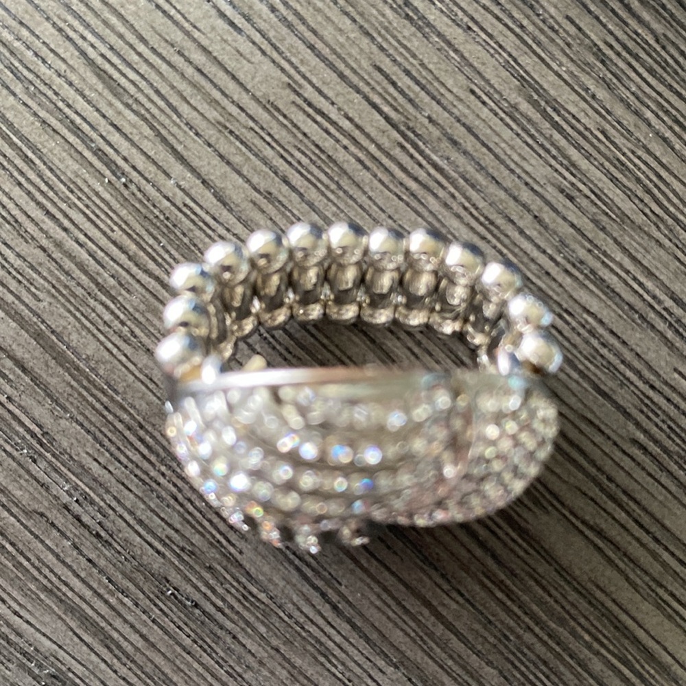 Silver Overlap Rhinestone Stretch Band Ring Size 7 To Size 10 New - Picture 5 of 11